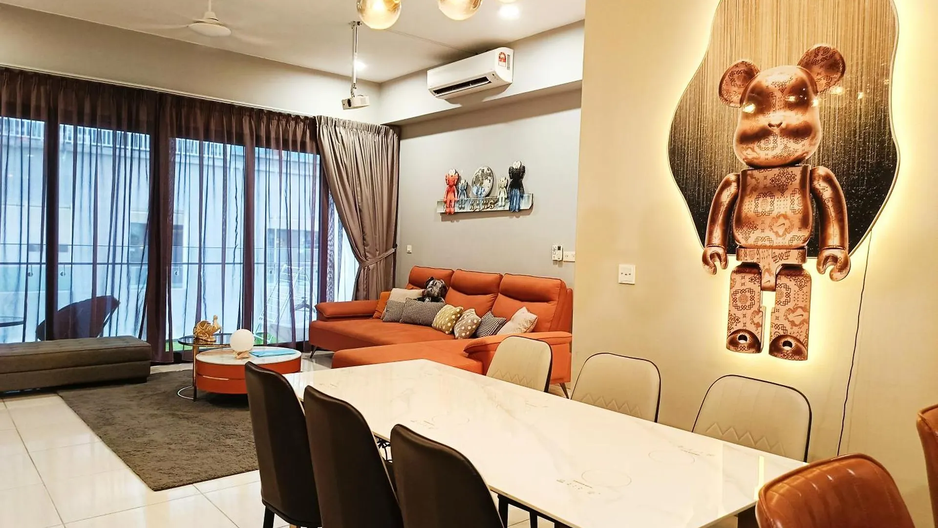 8 Kuala Lumpur City For 4 To 10 Pax Of 4 Bedrooms And 3 Bathrooms Near Klcc contacts